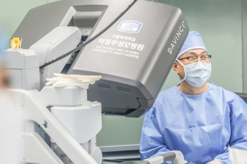 $가톨릭대학교 의정부성모병원 산부인과, 피부 절개 없는 ‘로봇 vNOTES’ 확대… 경기북부 최소침습 수술 선도