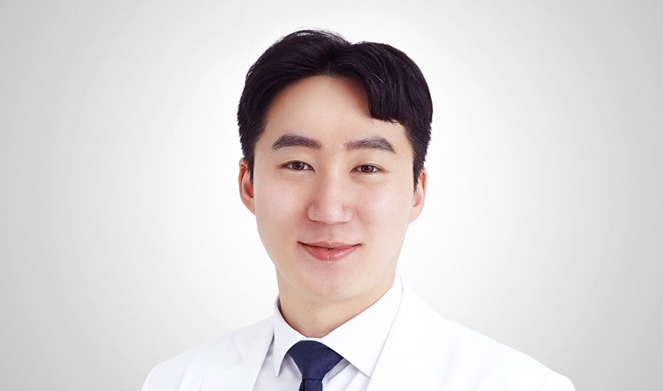 $손놀림·보행에 이상 생기는 ‘경추척수증’, 목디스크와 차이는?