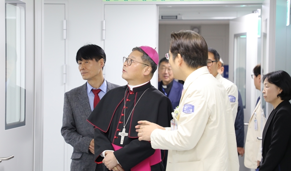$가톨릭세포치료사업단, 미래 도약을 위한 첨단바이오의약품 제조소 확장 공개 및 축복식 개최